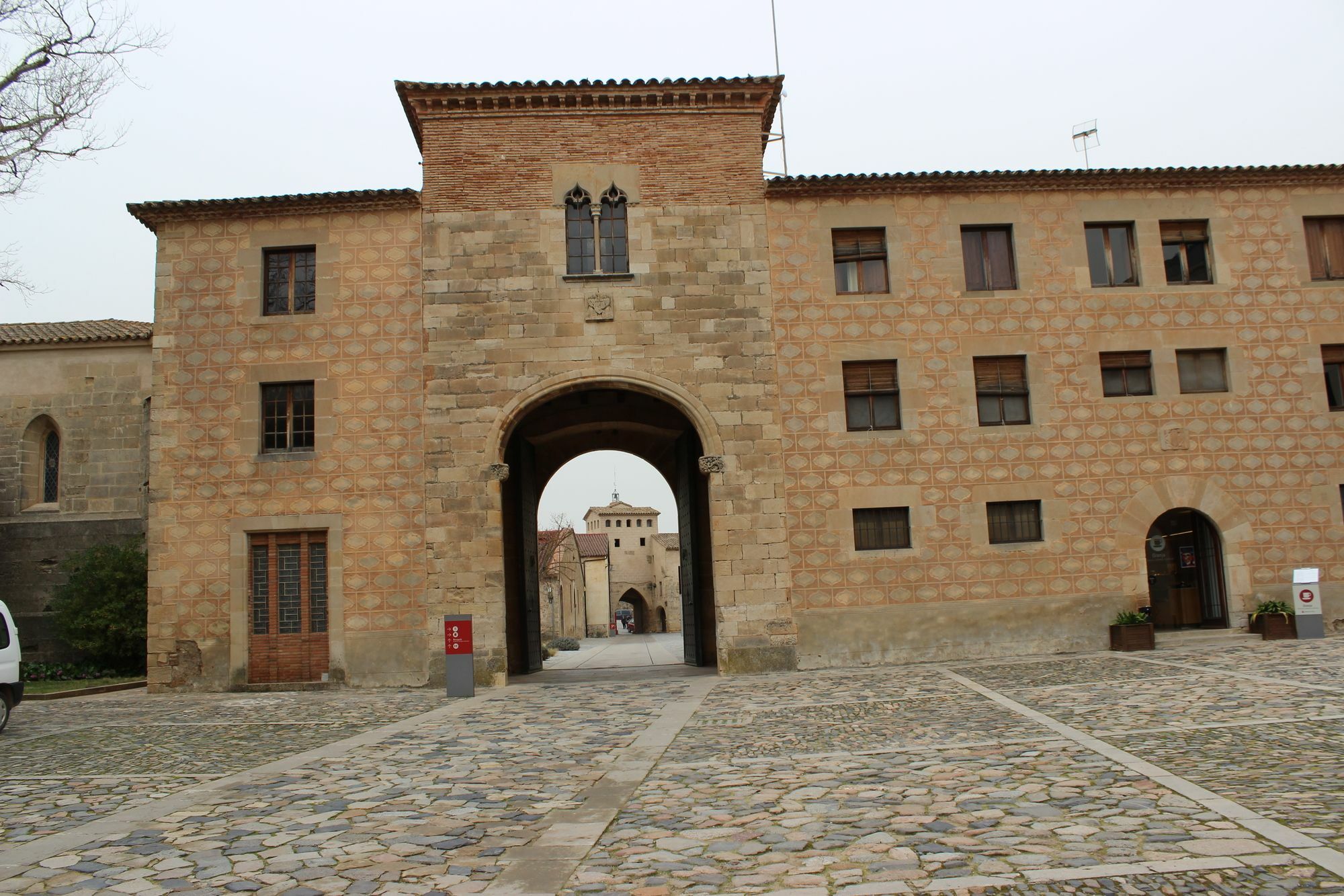 Hostatgeria De Poblet Hotel Buitenkant foto